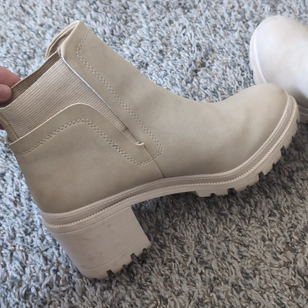 Jellypop Shelley Booties - Picture 4 of 9